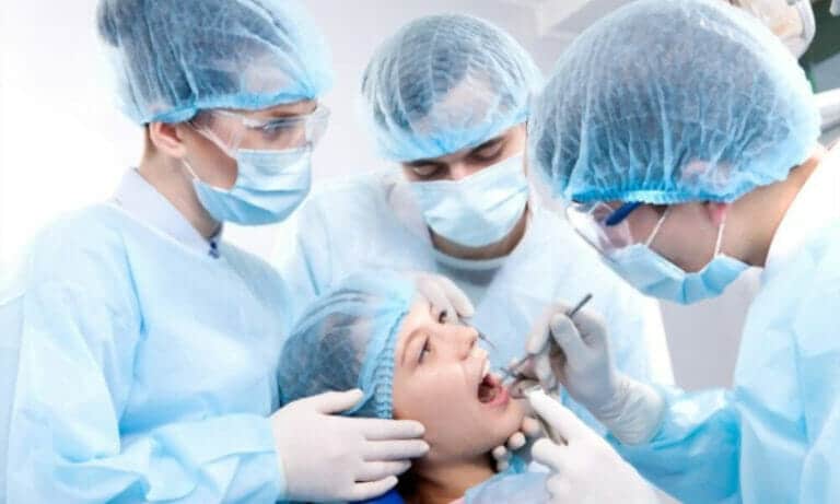 Featured image for “Oral Surgeon’s Guide To Prepare For Your Oral Surgery”
